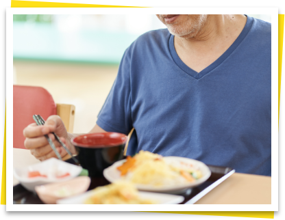 「食べづらい」の原因は、歯や咬み合わせの問題だけではありません